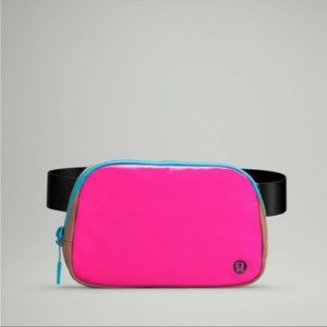 Lululemon Everywhere Belt Bag